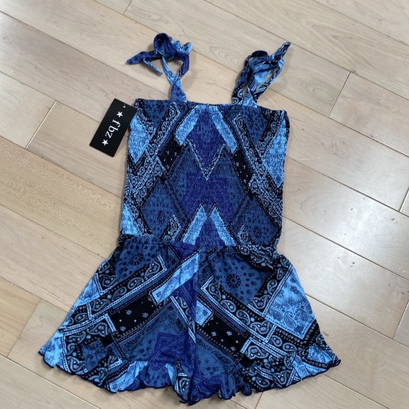 Flowers by Zoe smocked ruffle trim shorts romper - Picture 9 of 11